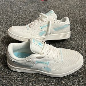 Classic Reebok club memory tech womens sneakers 8.5